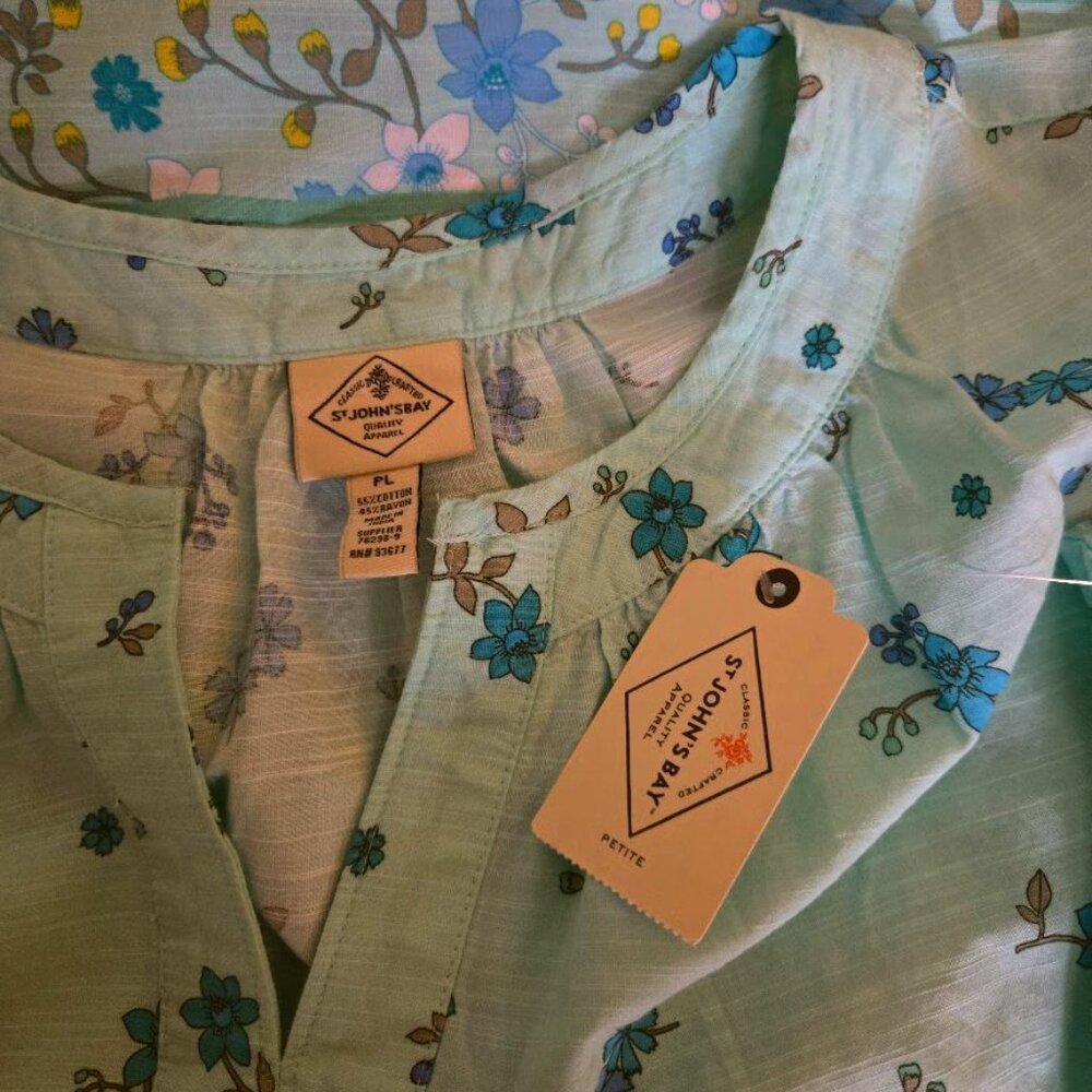 NWT St Johns Bay sz Petite Large PL floral print top - Picture 3 of 3